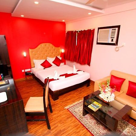 Hotel Crestwood Calcutta  Esterno foto
