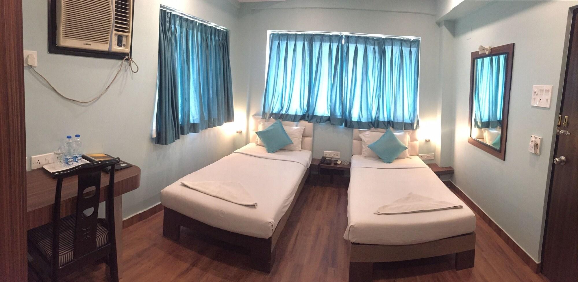 Hotel Crestwood Calcutta  Esterno foto