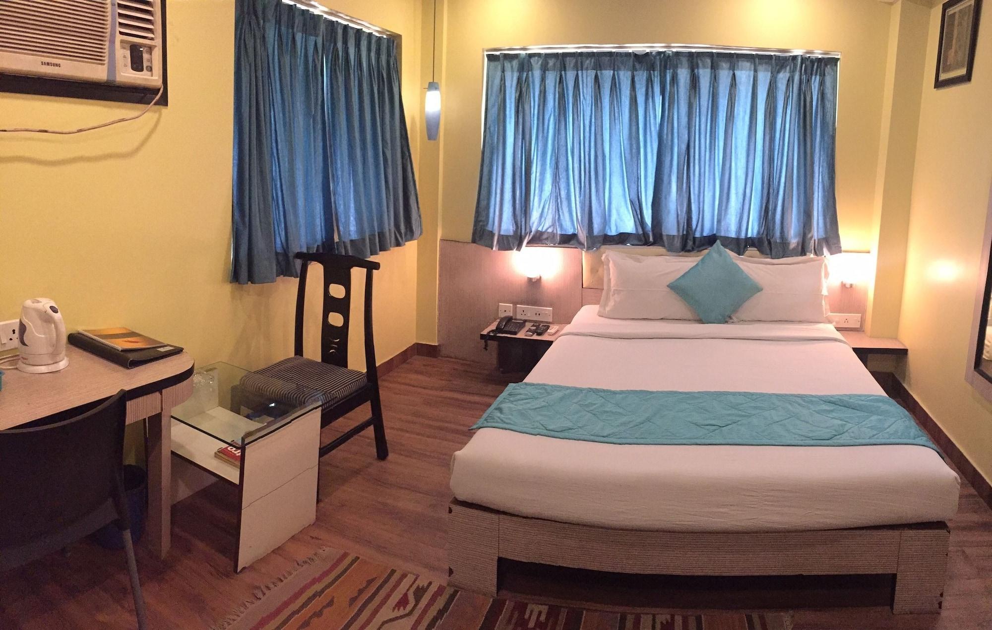 Hotel Crestwood Calcutta  Esterno foto