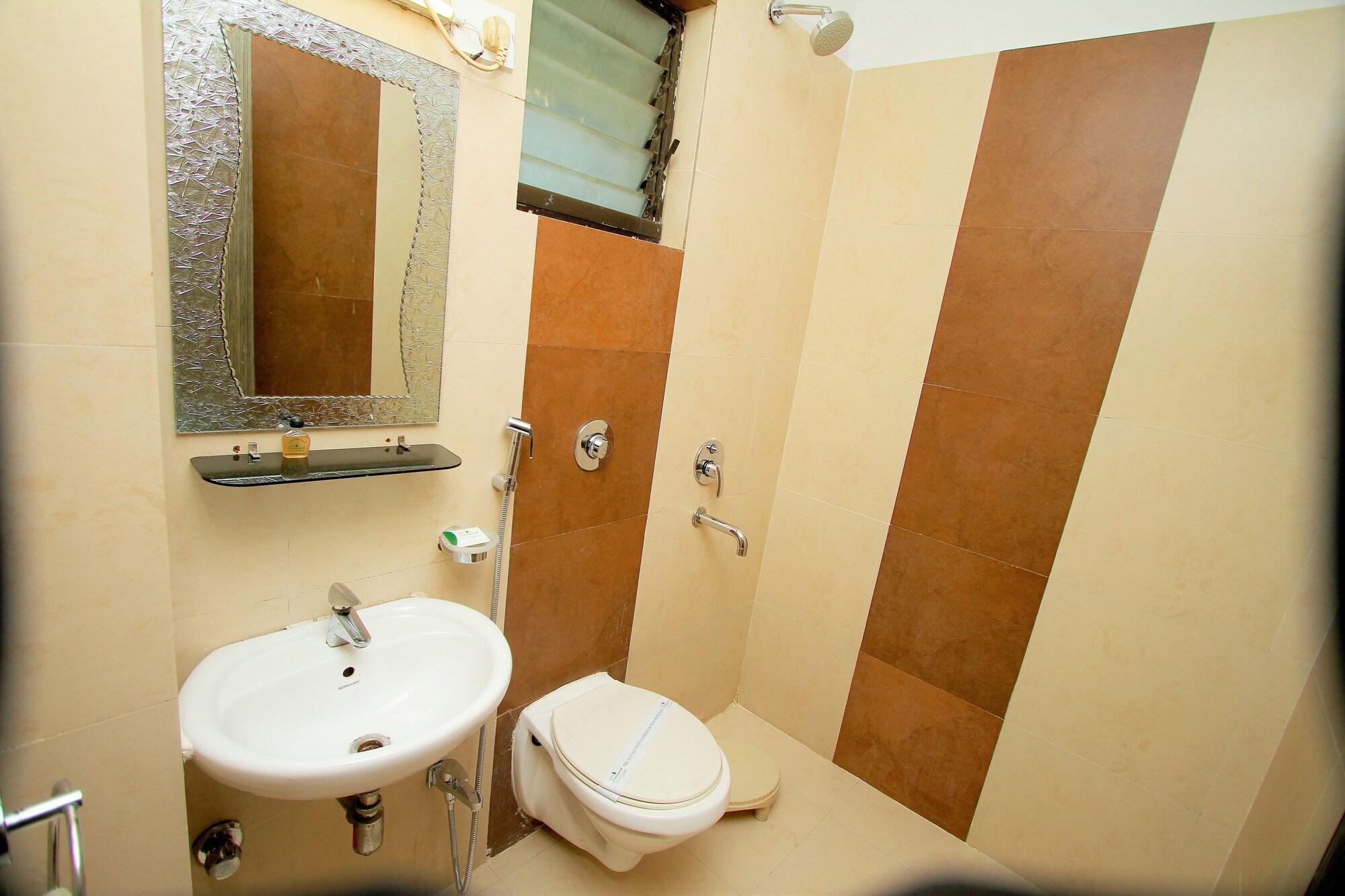 Hotel Crestwood Calcutta  Esterno foto