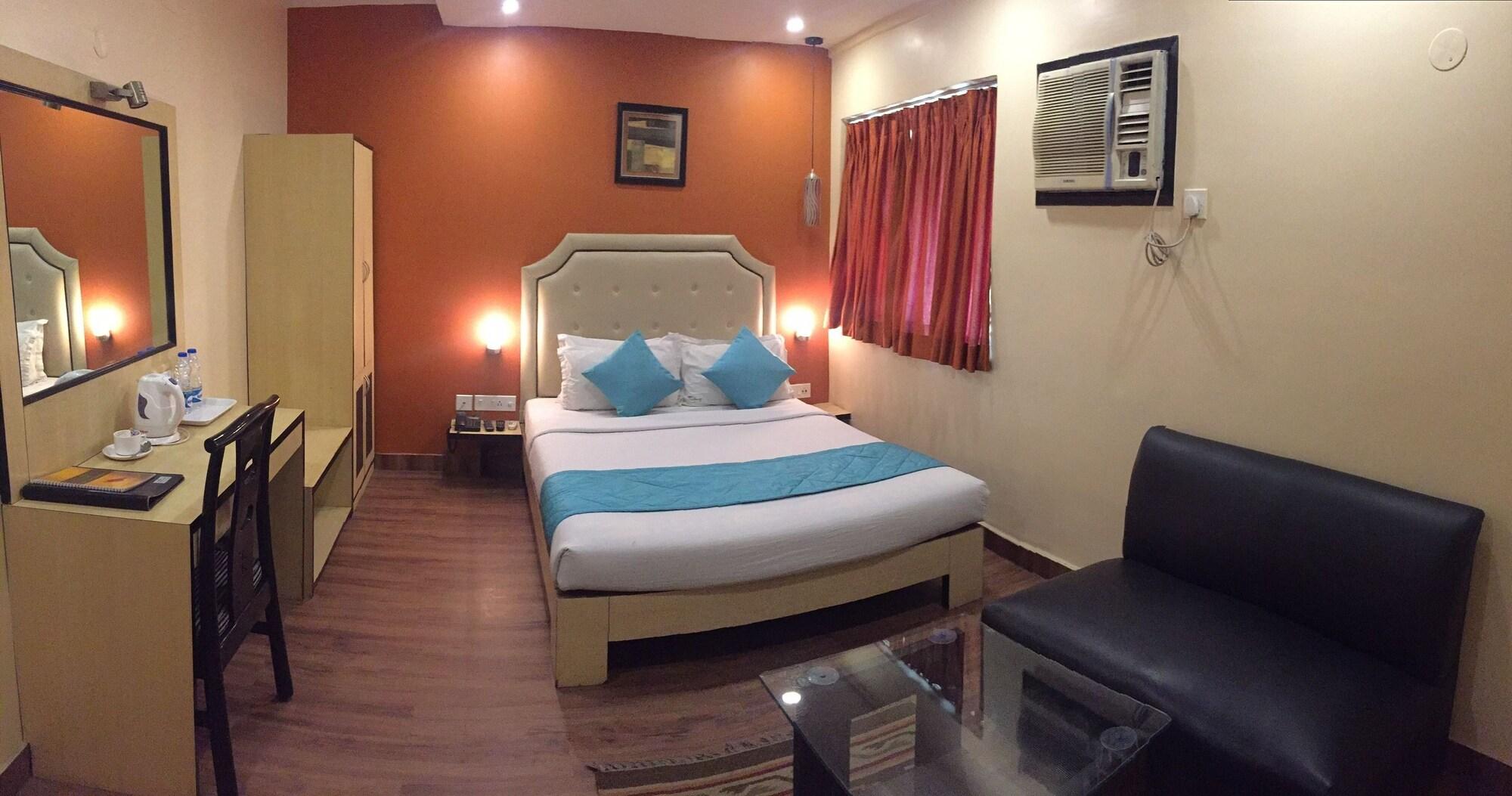 Hotel Crestwood Calcutta  Esterno foto