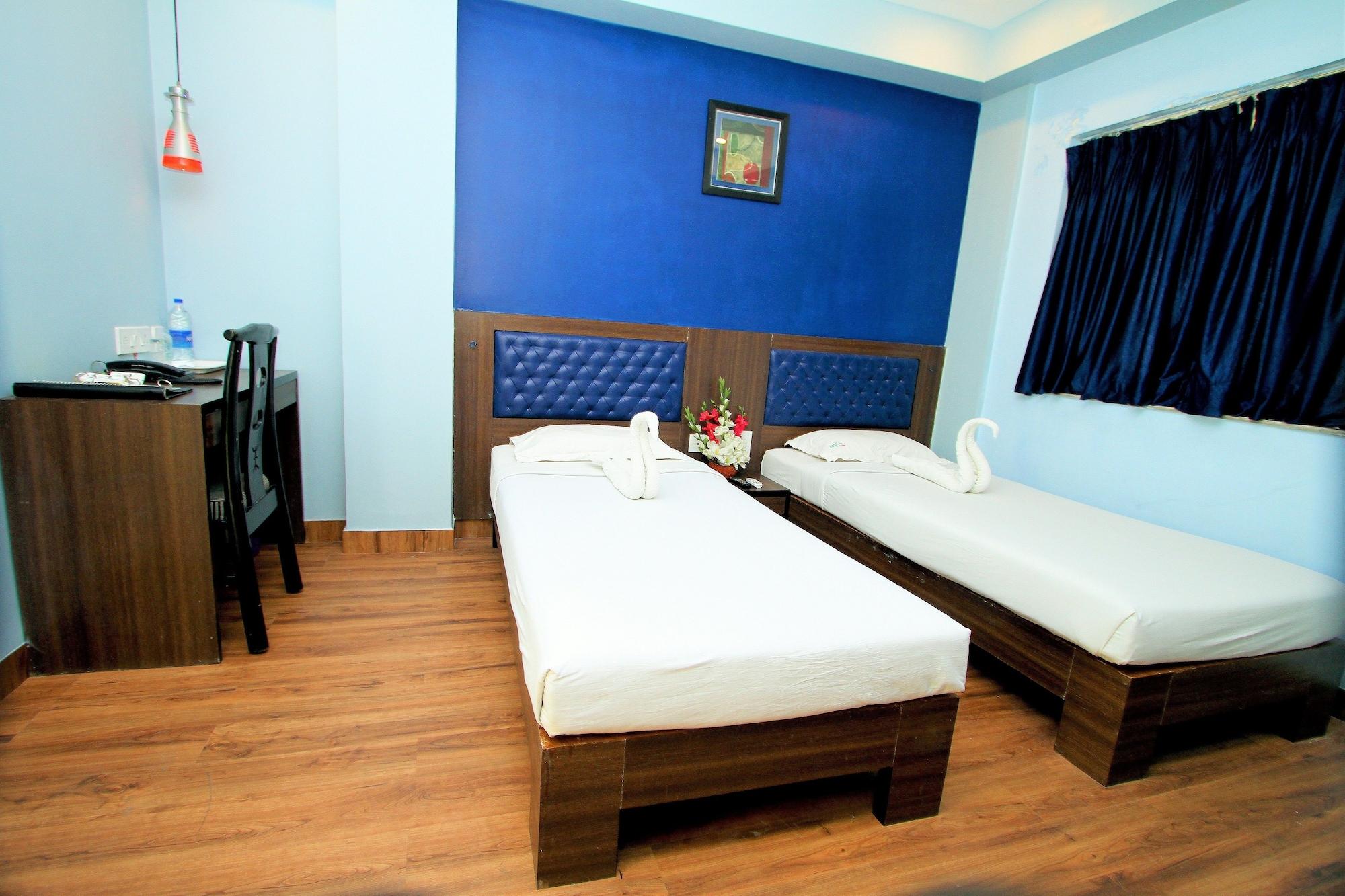 Hotel Crestwood Calcutta  Esterno foto