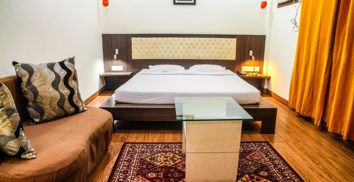 Hotel Crestwood Calcutta  Esterno foto