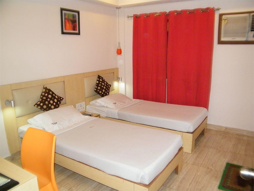 Hotel Crestwood Calcutta  Esterno foto