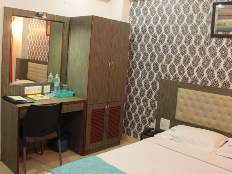 Hotel Crestwood Calcutta  Esterno foto