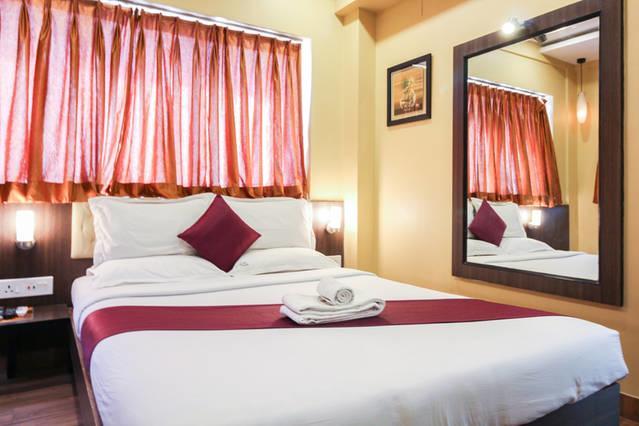 Hotel Crestwood Calcutta  Esterno foto
