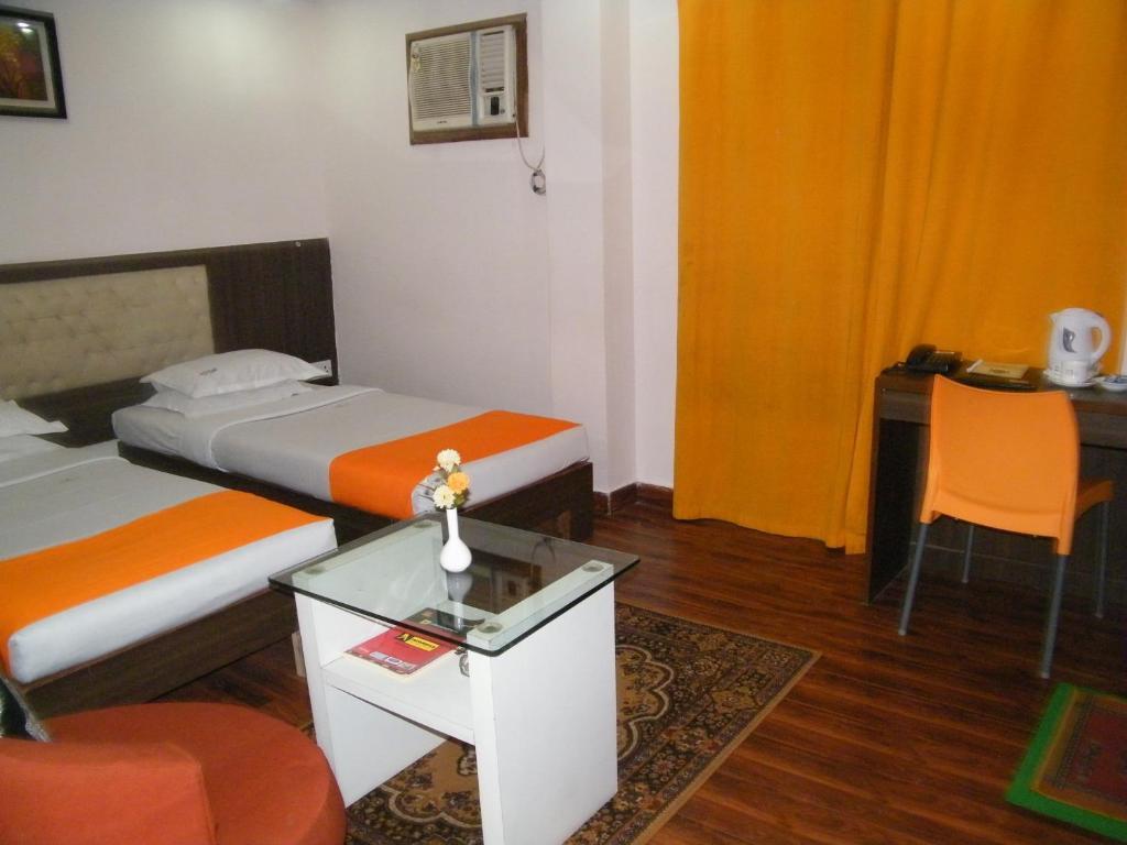 Hotel Crestwood Calcutta  Esterno foto