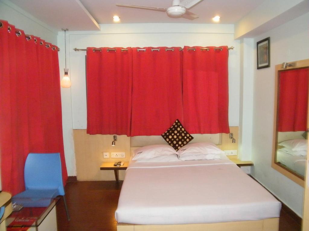 Hotel Crestwood Calcutta  Esterno foto