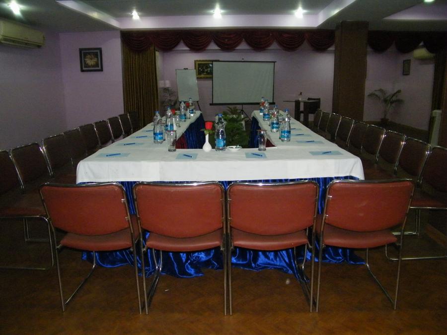 Hotel Crestwood Calcutta  Esterno foto
